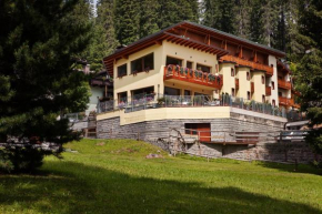  Hotel Erika  Мадонна Ди Кампильо